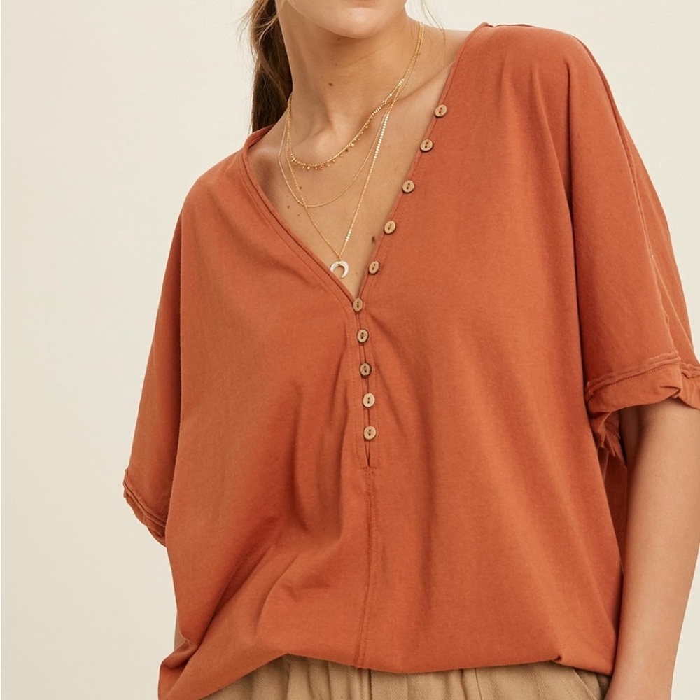 Wishlist Rust Button-Front V-Neck Short Sleeve Top